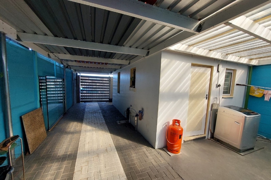 2 Bedroom Property for Sale in Woodlands Western Cape